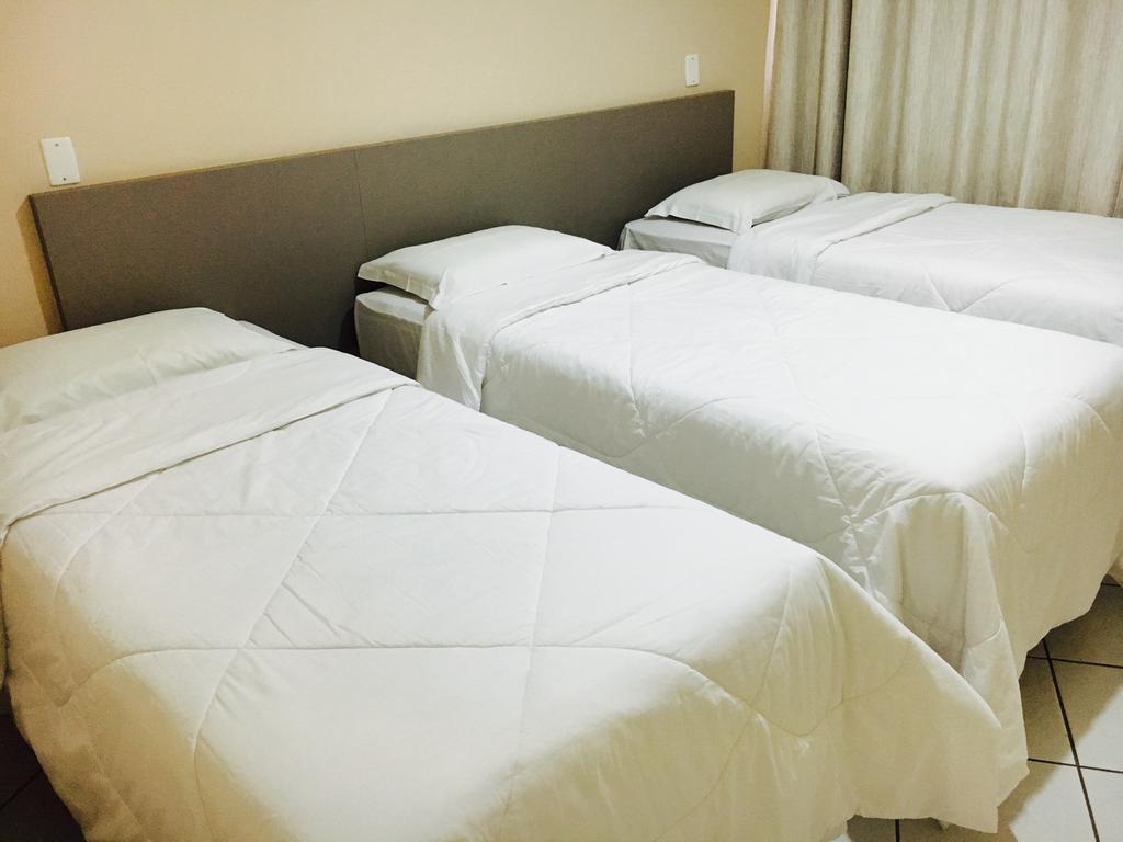 Realminas Hotel E Restaurante 瓦拉达里斯州长市 外观 照片